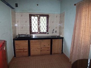 Guest house Down Hill Village